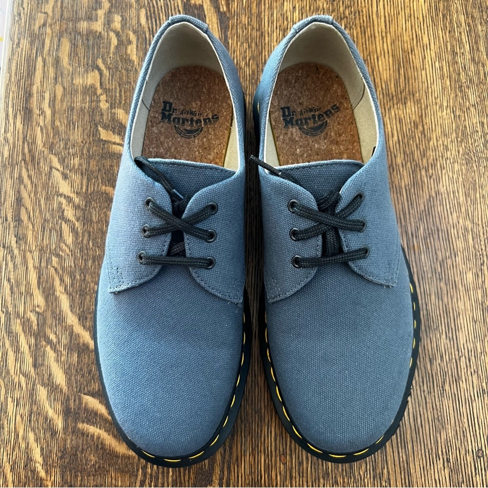 Dr. Martens 1461 Graphite
Natural Canvas, like new size 8M, 9L, 41EUR